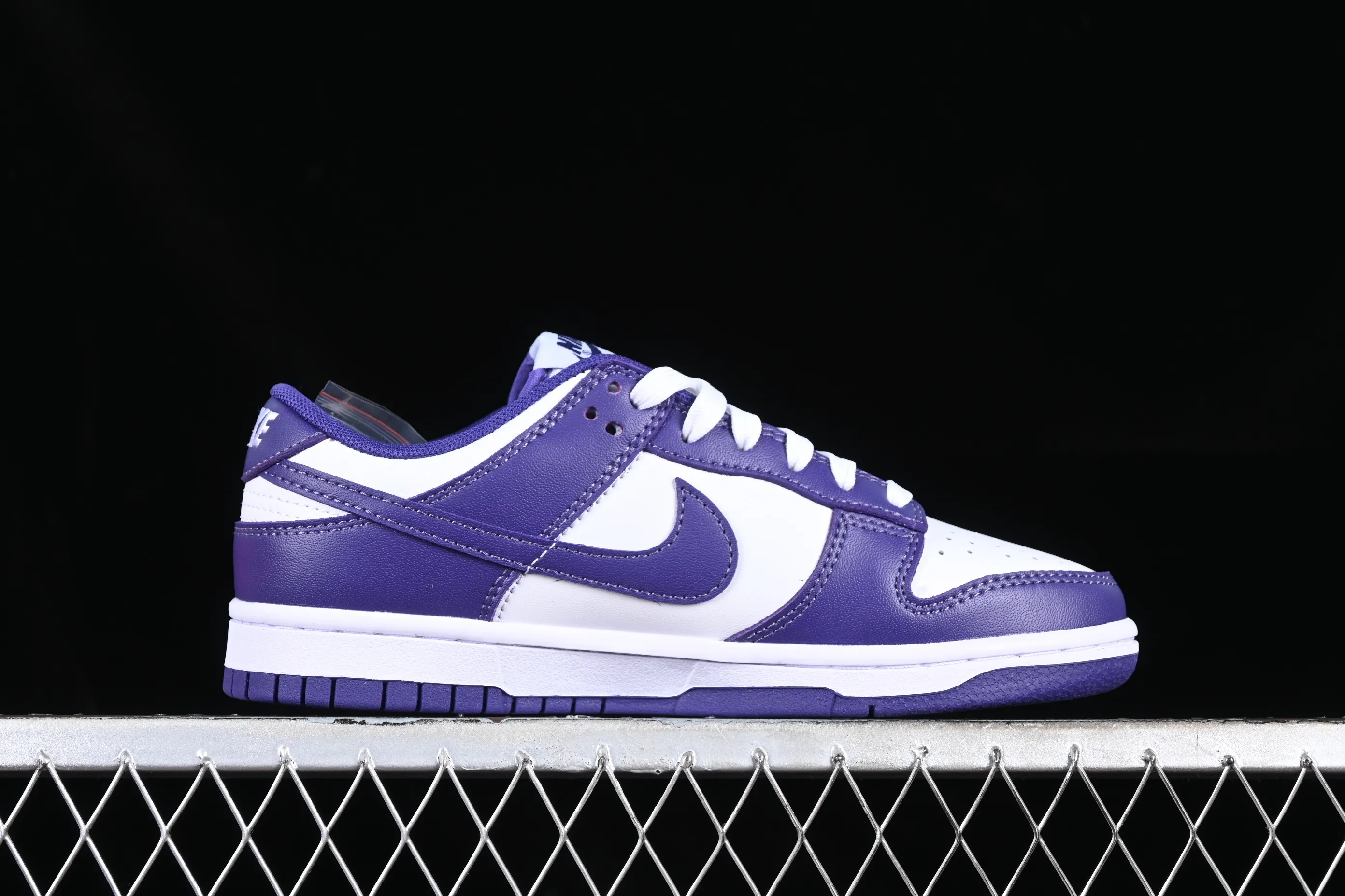 All categories Nk SB Dunk Series Nk SB Dunk Low low-top sneakers Cost-effective version Nk Dunk Low SB Retro White and Purple Dunk Series low-top casual sports skateboard shoes DD1391-104